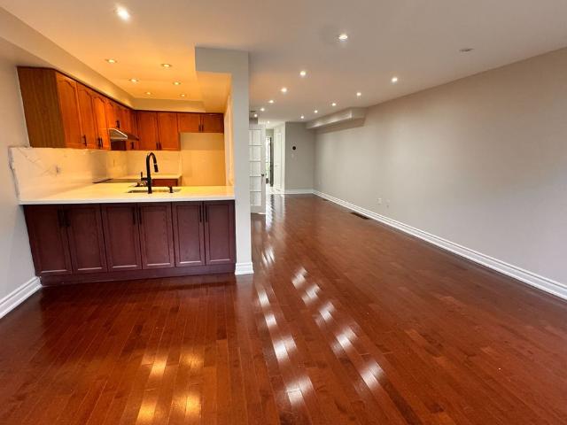 Townhouse for rent in Richmond Hill, Golden Horseshoe