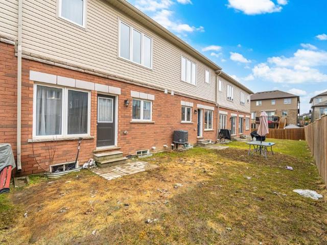 Townhouse for rent in Dufferin, Ontario