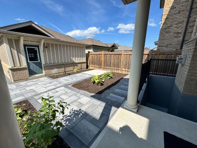 Apartment for rent in Oak Ridges, Richmond Hill