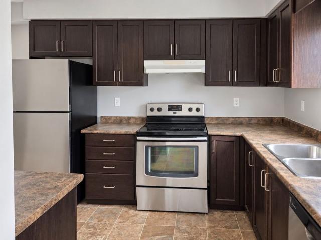 Townhouse for rent in Grand River South, Kitchener