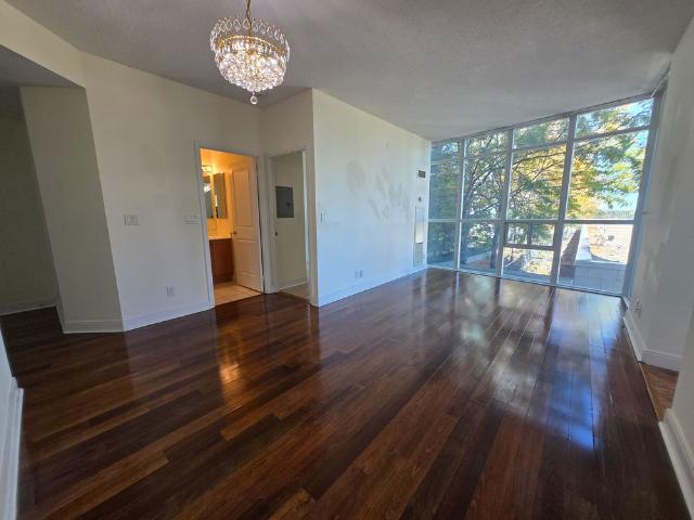 Apartment for rent in Mississauga Valleys, Mississauga