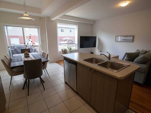 Townhouse for rent in Lisgar, Hamilton
