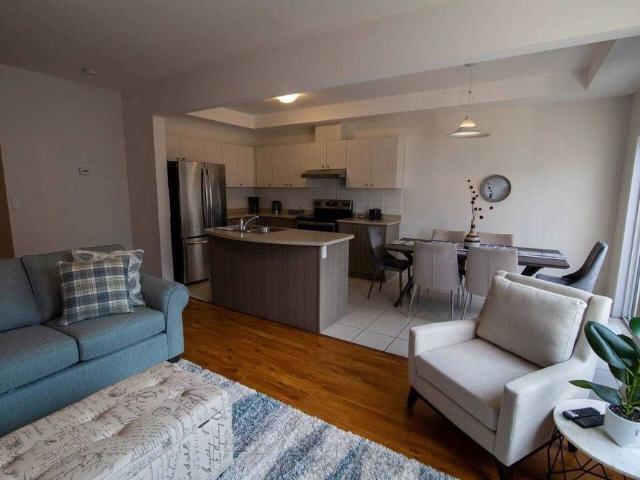Townhouse for rent in Ancaster, Ontario