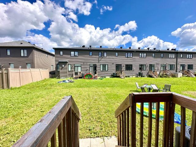 Townhouse for rent in Mulhurst Bay, Ontario