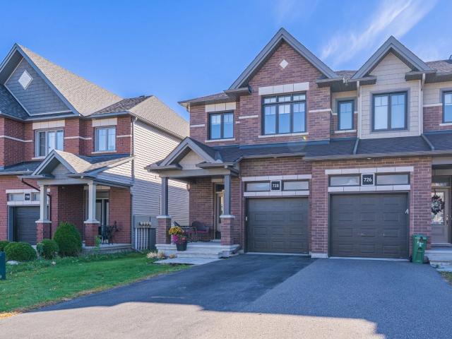 Townhouse for rent in Sundance, Ottawa