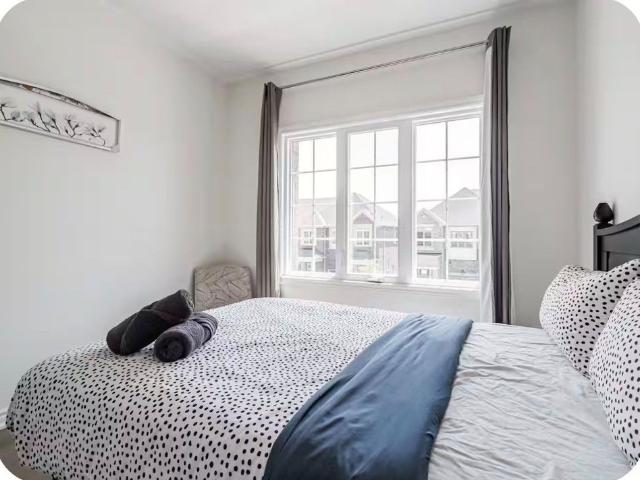 Townhouse for rent in Huttonville, Brampton