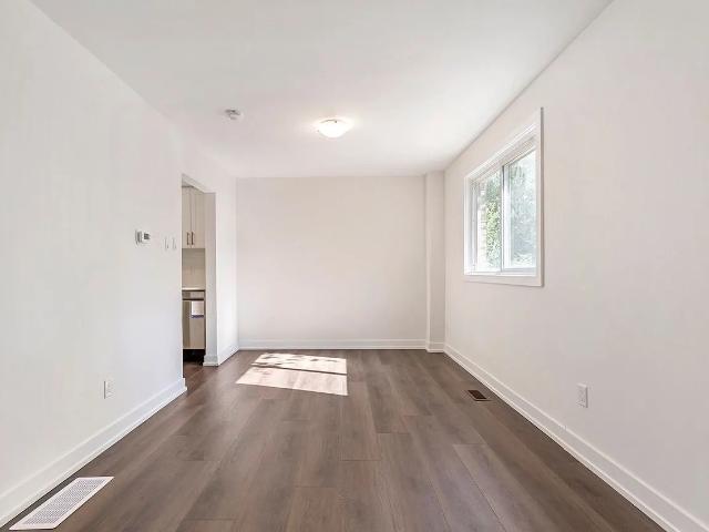 Townhouse for rent in Riverdale West, Hamilton