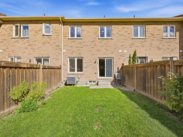Townhouse for rent in Bradford West Gwillimbury, Ontario