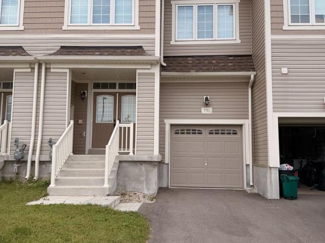 Townhouse for rent in Dufferin, Ontario