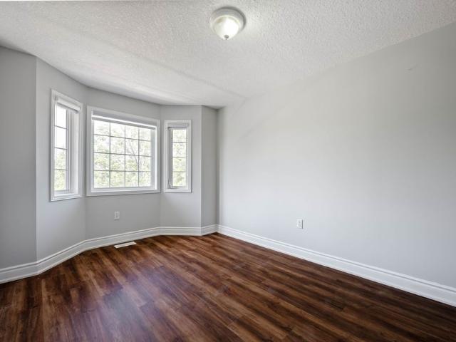 Townhouse for rent in Dufferin, Ontario