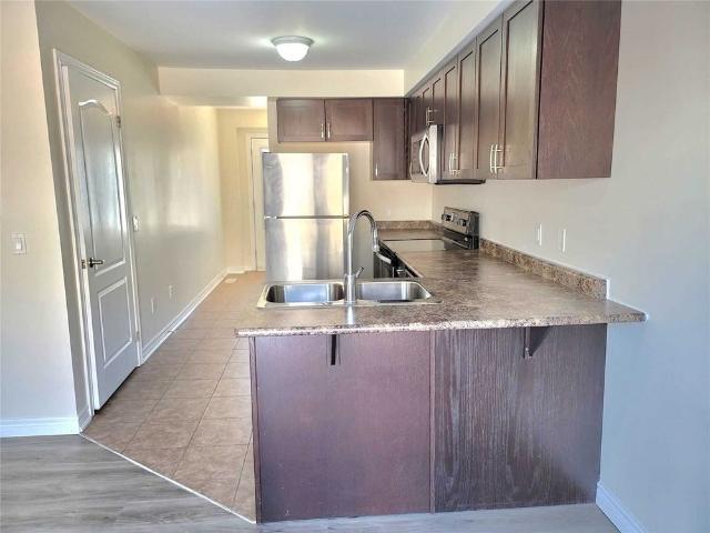 Townhouse for rent in Dufferin, Ontario