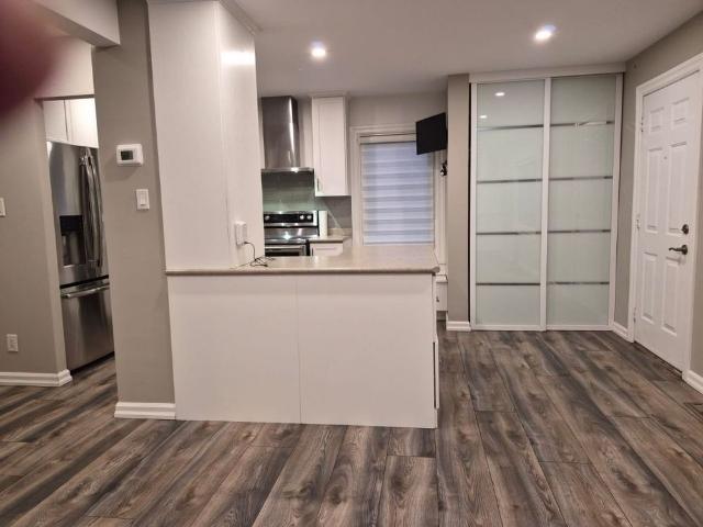 House for rent in Etobicoke—Lakeshore, Toronto