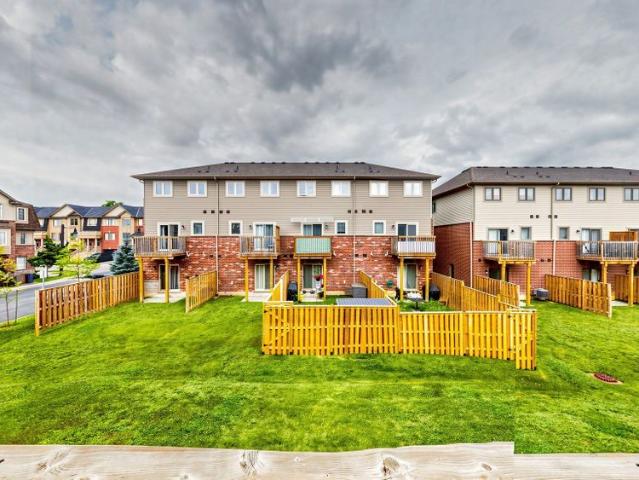Townhouse for rent in Ancaster, Ontario