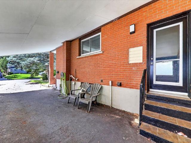 Room for rent in Waterloo, Southwestern Ontario