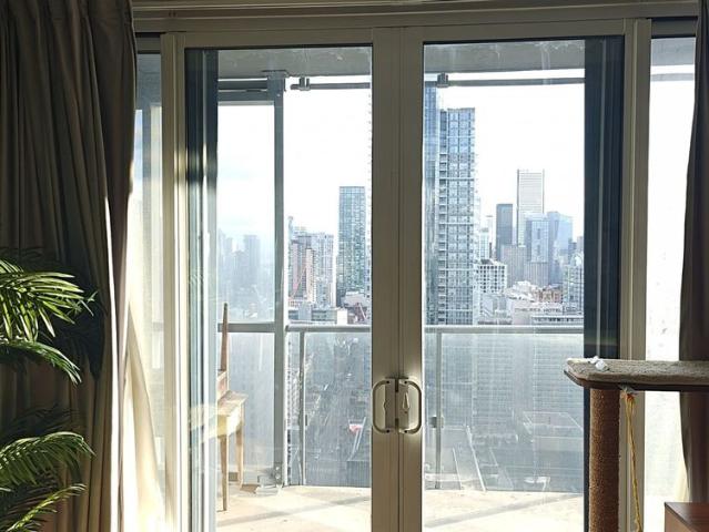 Room for rent in Toronto Centre, Toronto