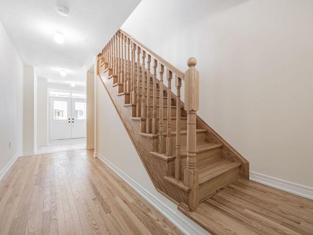 Townhouse for rent in Memorial Village, Ajax