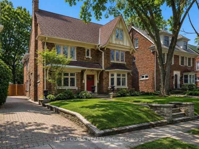 House for rent in University—Rosedale, Toronto