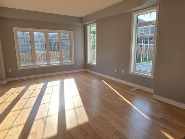 Townhouse for rent in Dufferin, Ontario