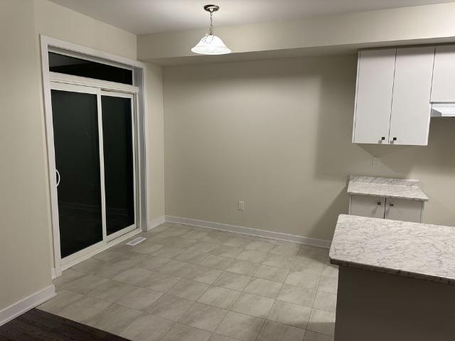 Townhouse for rent in Welland, Golden Horseshoe