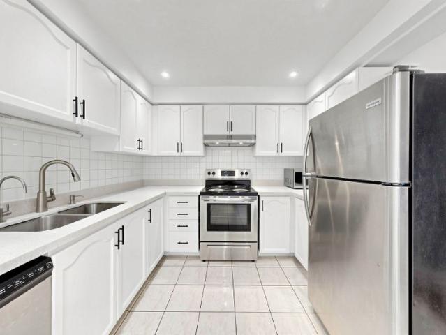 Townhouse for rent in Brampton, Golden Horseshoe