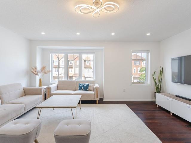 Townhouse for rent in Georgina, Ontario