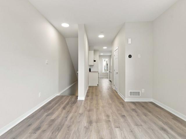 Apartment for rent in Hiawatha Park, Ottawa