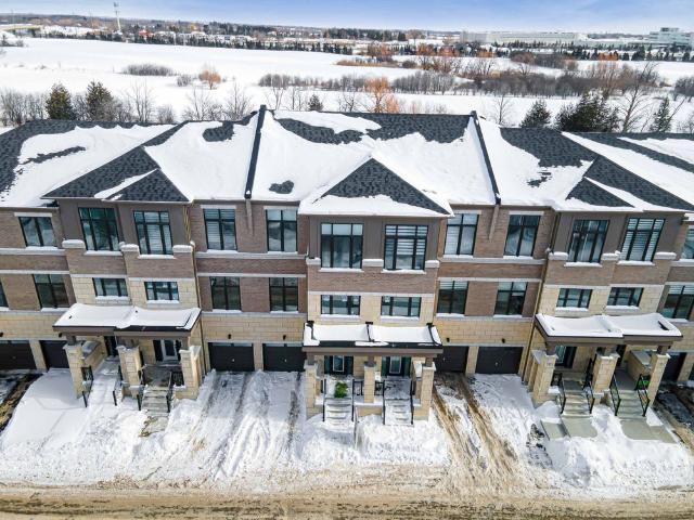 Townhouse for rent in Richmond Hill, Golden Horseshoe