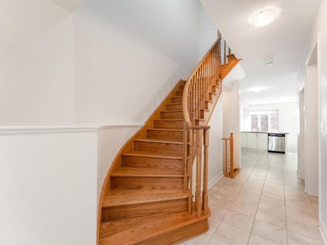 Townhouse for rent in Bradford West Gwillimbury, Ontario