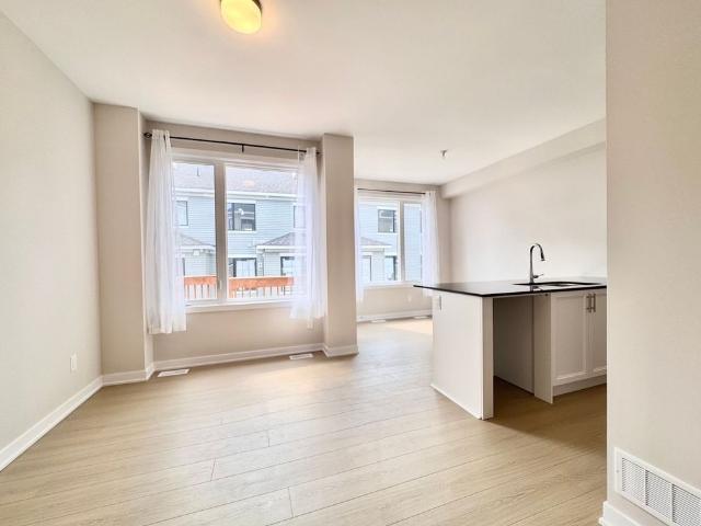 Townhouse for rent in Mulhurst Bay, Ontario