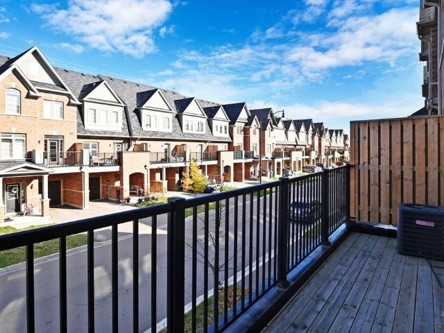 Townhouse for rent in Georgina, Ontario