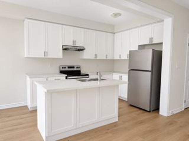 Townhouse for rent in Kawartha Lakes, Ontario
