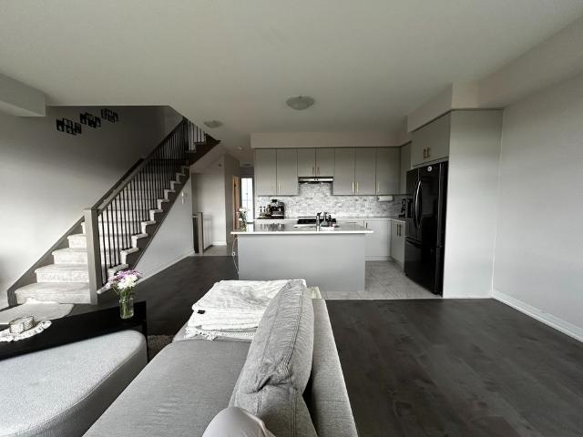 Townhouse for rent in Ancaster, Ontario