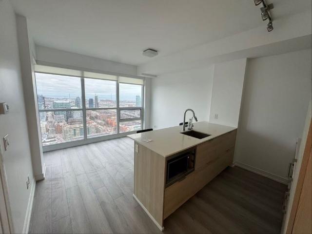 Apartment for rent in Toronto Centre, Toronto