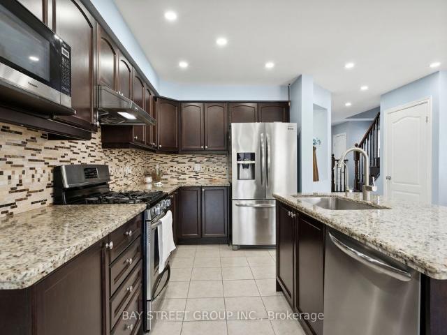 Townhouse for rent in Ancaster, Ontario