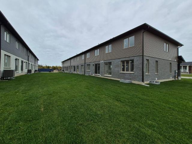 Townhouse for rent in Elmvale Village, Springwater