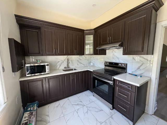 Townhouse for rent in Ancaster, Ontario