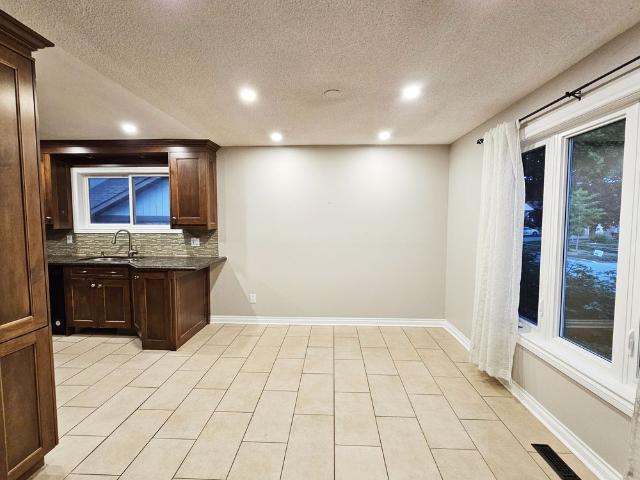 House for rent in Whitby, Golden Horseshoe