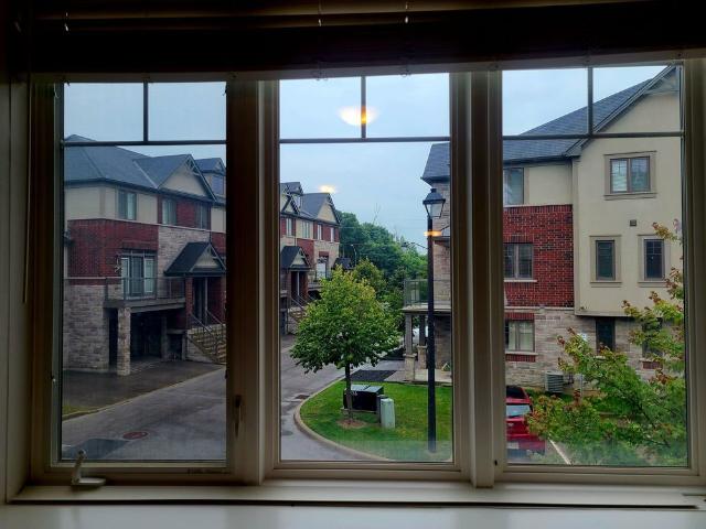 Townhouse for rent in Ancaster, Ontario
