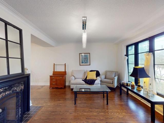 House for rent in Etobicoke—Lakeshore, Toronto