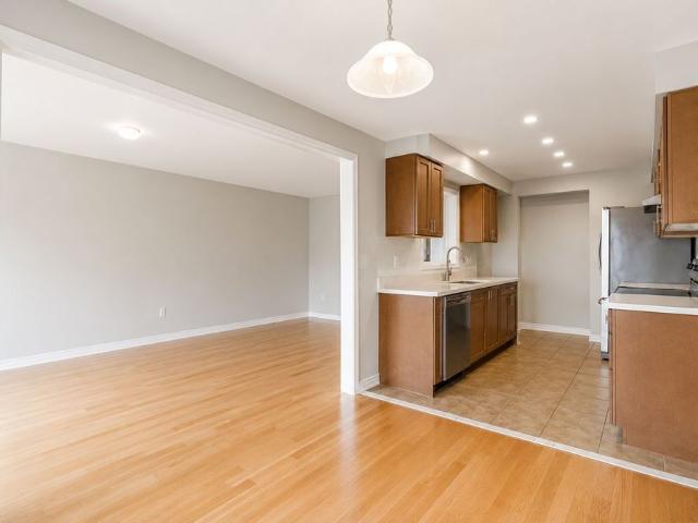 Townhouse for rent in Brampton, Golden Horseshoe