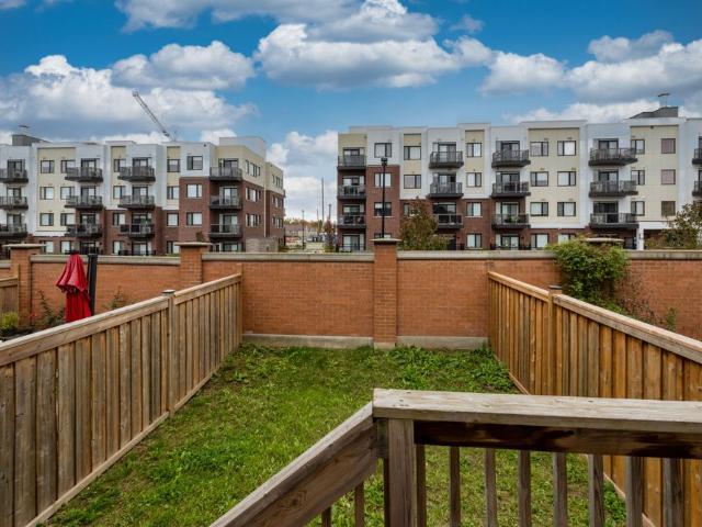 Townhouse for rent in Huttonville, Brampton