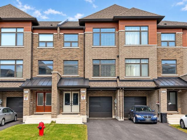 Apartment for rent in Newmarket, Golden Horseshoe