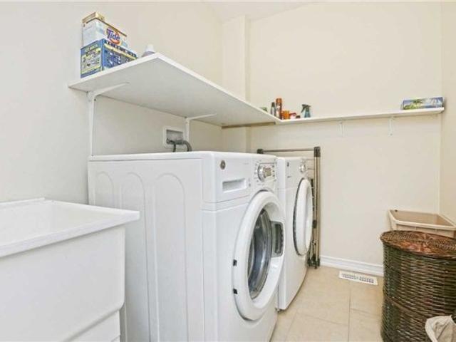 Townhouse for rent in Georgina, Ontario