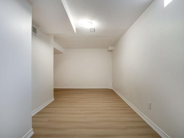 Townhouse for rent in Ancaster, Ontario
