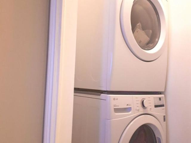 Room for rent in Sunningdale, Oakville