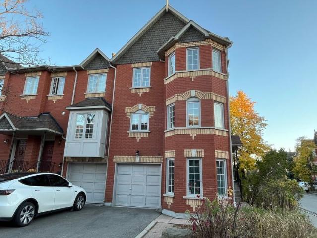 Apartment for rent in Richmond Hill, Golden Horseshoe