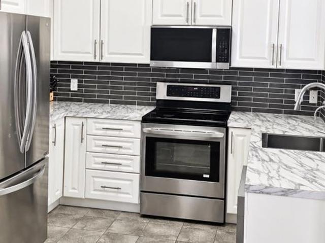 Townhouse for rent in Ancaster, Ontario
