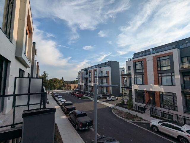 Apartment for rent in Richmond Hill, Golden Horseshoe