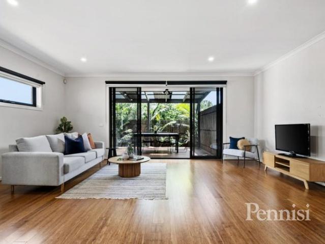 Townhouse for rent in Oak Park, Melbourne