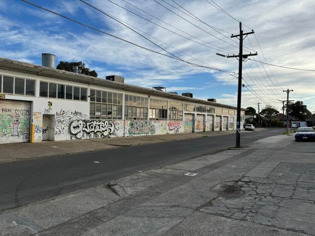 Warehouse for rent in Northcote